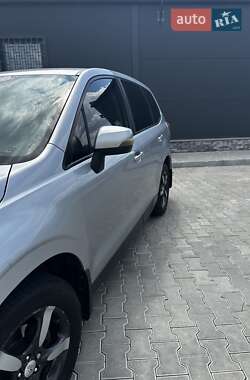Внедорожник / Кроссовер Subaru Forester 2014 в 