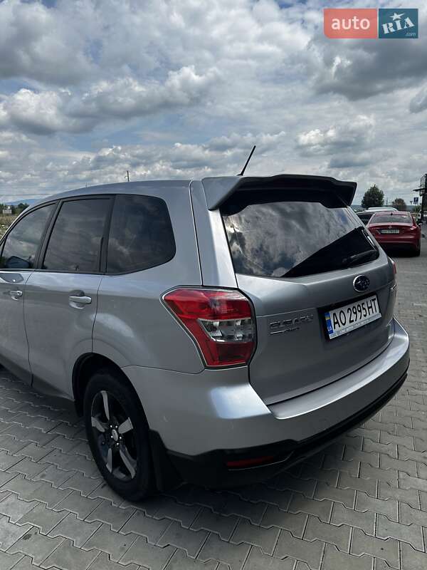 Внедорожник / Кроссовер Subaru Forester 2014 в Ужгороде