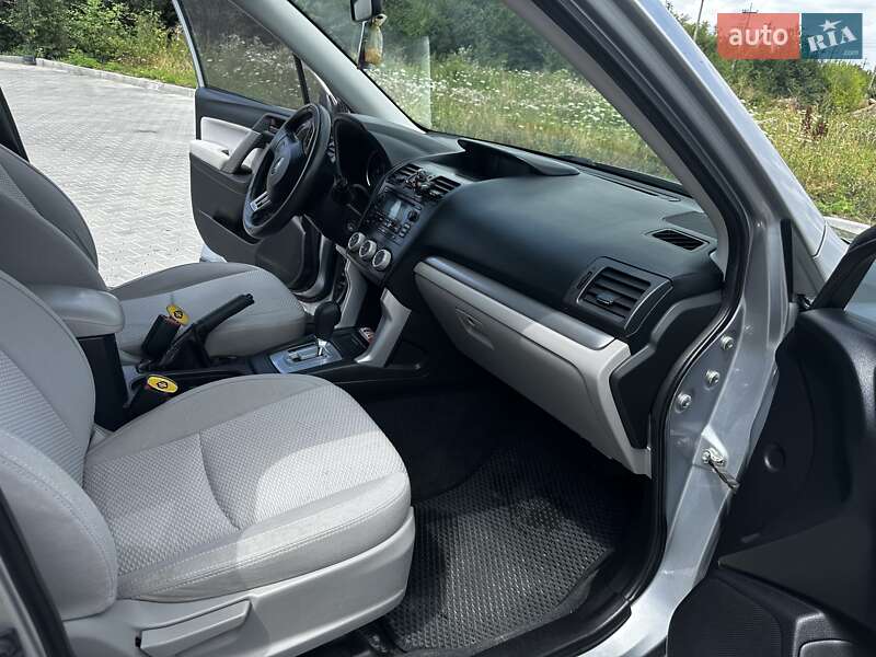 Внедорожник / Кроссовер Subaru Forester 2014 в Ужгороде