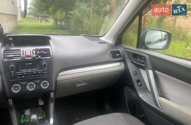 Внедорожник / Кроссовер Subaru Forester 2013 в 