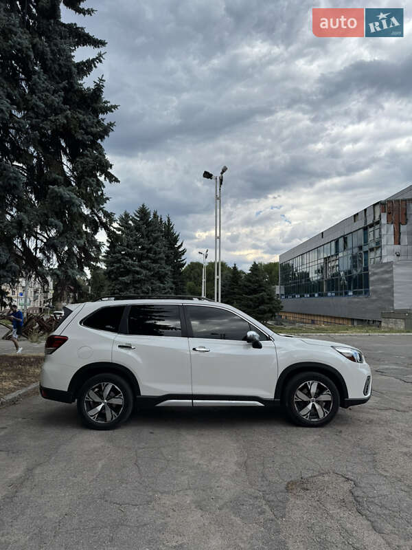 Внедорожник / Кроссовер Subaru Forester 2019 в Днепре