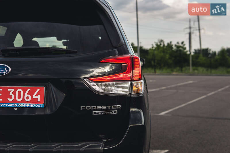 Внедорожник / Кроссовер Subaru Forester 2019 в Ровно