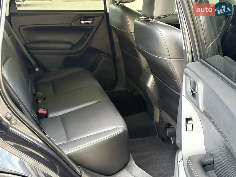 Позашляховик / Кросовер Subaru Forester 2015 в Дніпрі