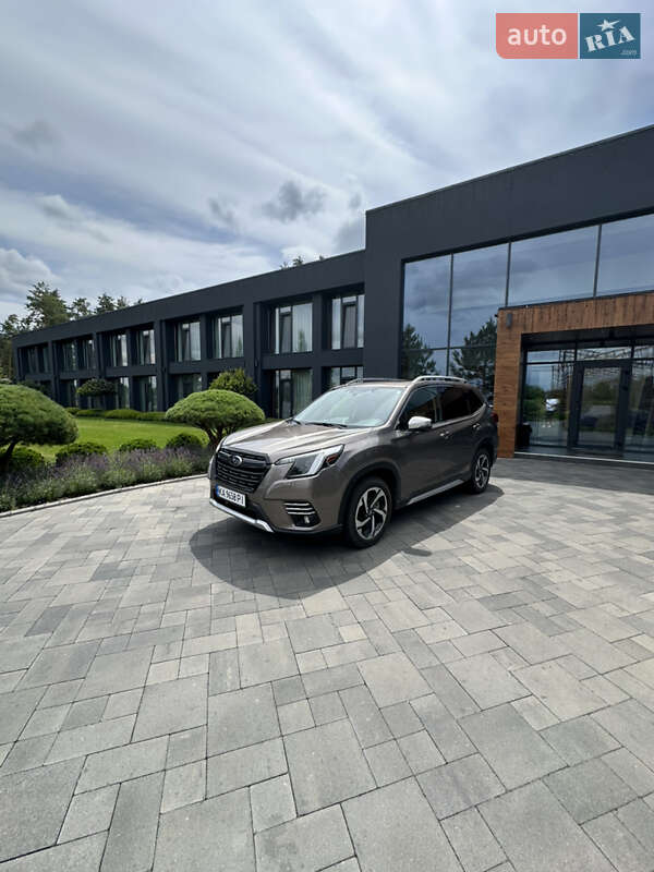 Внедорожник / Кроссовер Subaru Forester 2023 в Киеве