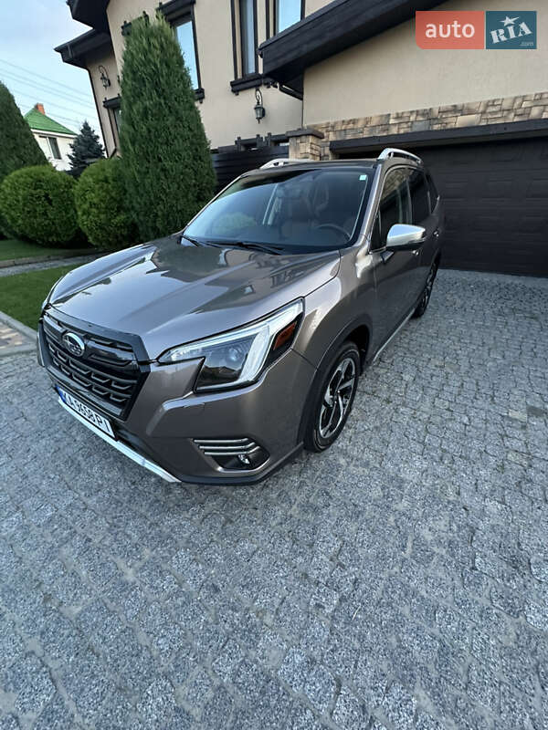 Внедорожник / Кроссовер Subaru Forester 2023 в Киеве
