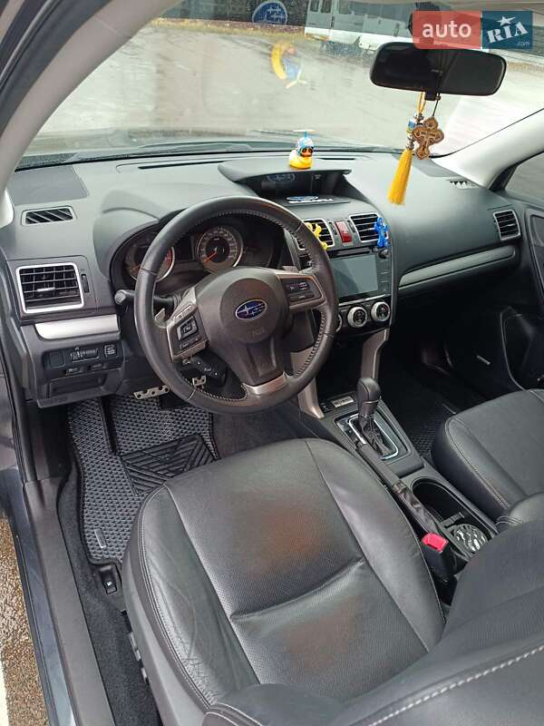 Позашляховик / Кросовер Subaru Forester 2015 в Рівному