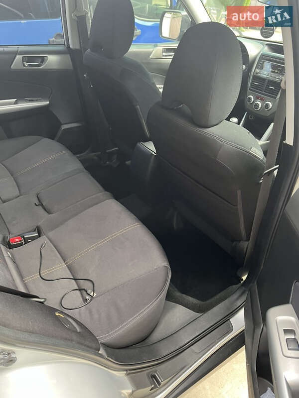 Внедорожник / Кроссовер Subaru Forester 2010 в Каменском