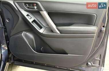 Внедорожник / Кроссовер Subaru Forester 2015 в 