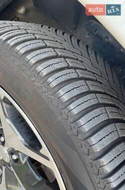 Внедорожник / Кроссовер Subaru Forester 2013 в 
