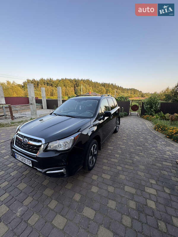 Внедорожник / Кроссовер Subaru Forester 2017 в Яворове