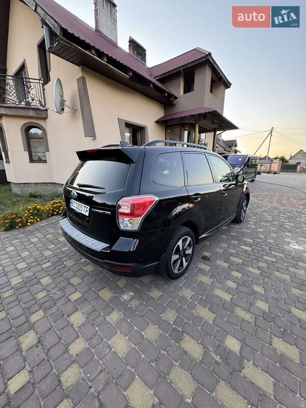 Внедорожник / Кроссовер Subaru Forester 2017 в Яворове
