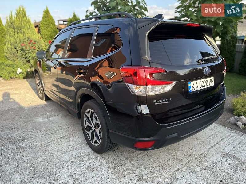 Внедорожник / Кроссовер Subaru Forester 2022 в Киеве