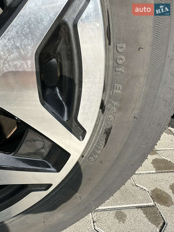 Внедорожник / Кроссовер Subaru Forester 2022 в Киеве