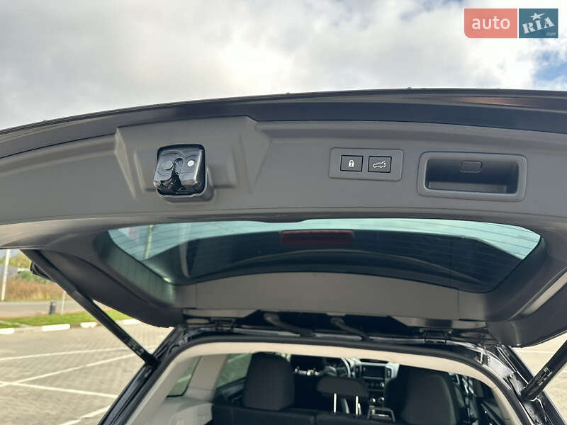 Внедорожник / Кроссовер Subaru Forester 2022 в Киеве