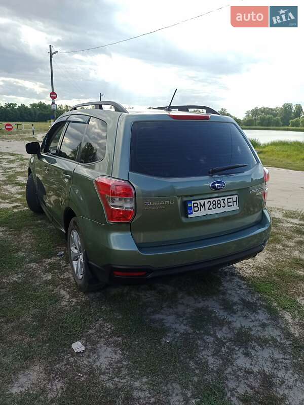Внедорожник / Кроссовер Subaru Forester 2015 в Богодухове