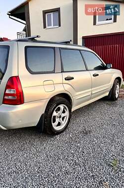 Внедорожник / Кроссовер Subaru Forester 2004 в 