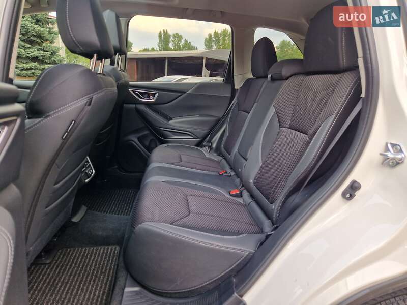 Внедорожник / Кроссовер Subaru Forester 2024 в Днепре