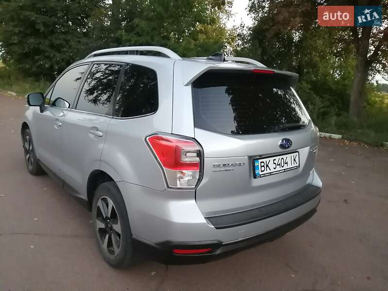 Позашляховик / Кросовер Subaru Forester 2017 в Шостці