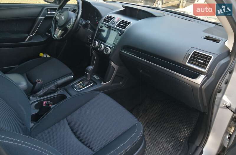 Внедорожник / Кроссовер Subaru Forester 2017 в Шостке