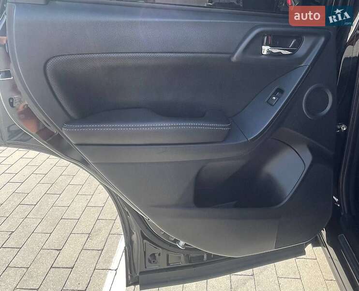 Позашляховик / Кросовер Subaru Forester 2015 в Умані