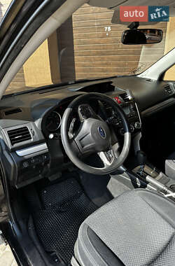 Внедорожник / Кроссовер Subaru Forester 2014 в 