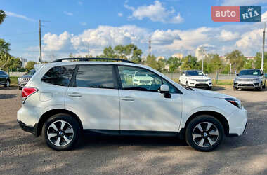Внедорожник / Кроссовер Subaru Forester 2017 в 