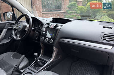 Внедорожник / Кроссовер Subaru Forester 2014 в 