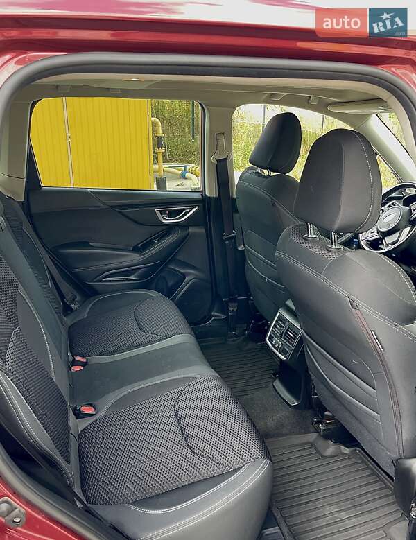 Позашляховик / Кросовер Subaru Forester 2020 в Києві