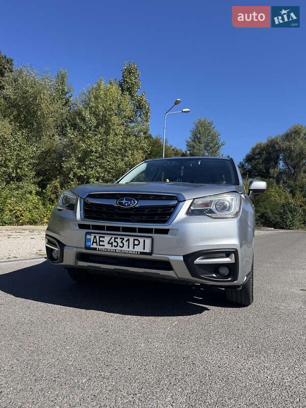 Внедорожник / Кроссовер Subaru Forester 2017 в Днепре