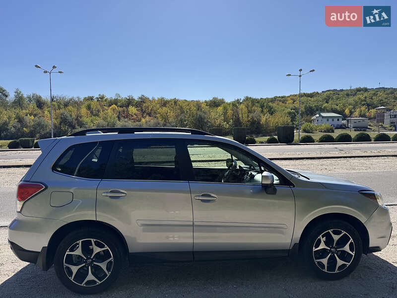 Внедорожник / Кроссовер Subaru Forester 2017 в Днепре
