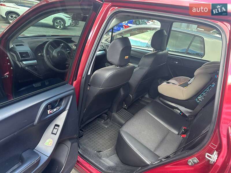 Внедорожник / Кроссовер Subaru Forester 2014 в Днепре