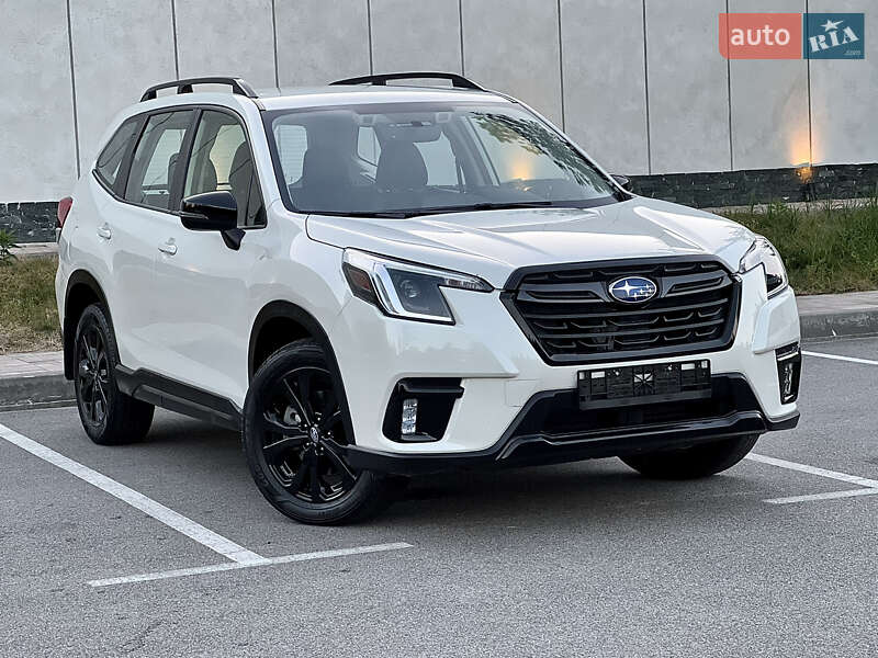 Внедорожник / Кроссовер Subaru Forester 2023 в 