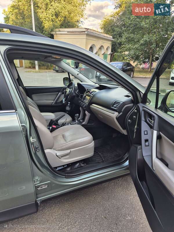 Внедорожник / Кроссовер Subaru Forester 2014 в Днепре