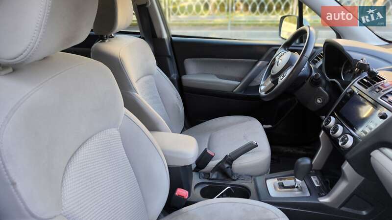 Внедорожник / Кроссовер Subaru Forester 2016 в Киеве