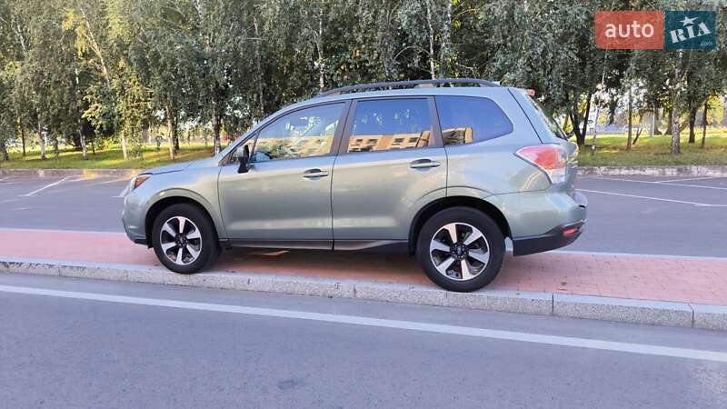 Внедорожник / Кроссовер Subaru Forester 2016 в Киеве