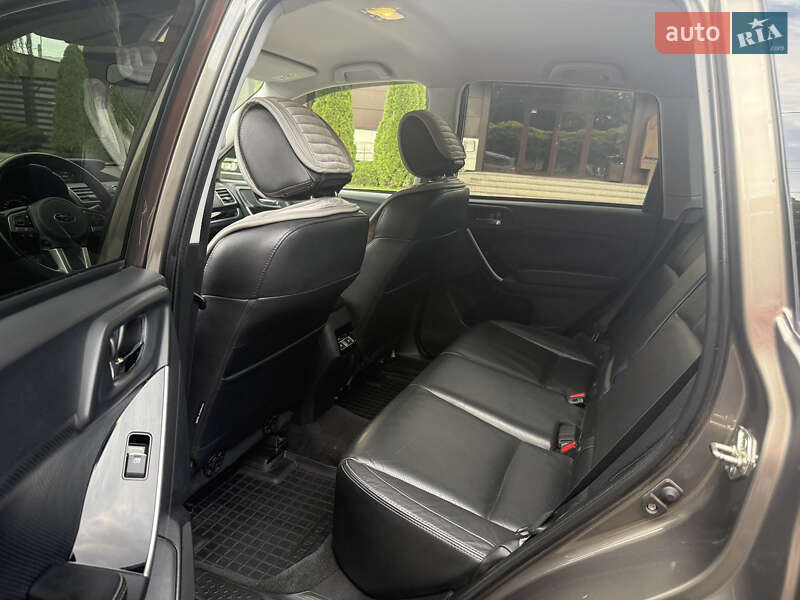 Внедорожник / Кроссовер Subaru Forester 2016 в Днепре