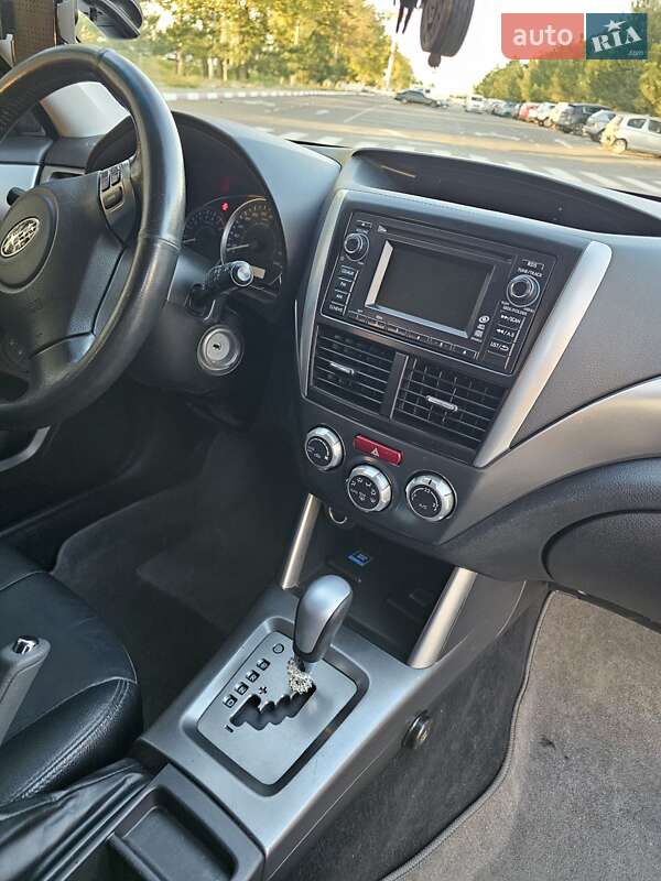 Внедорожник / Кроссовер Subaru Forester 2012 в Николаеве