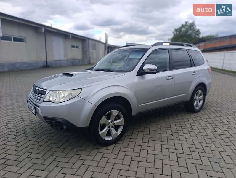 Внедорожник / Кроссовер Subaru Forester 2011 в 