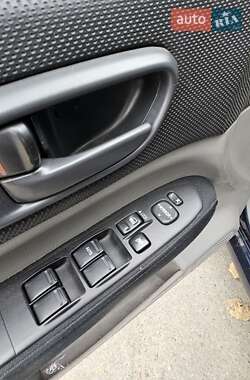 Внедорожник / Кроссовер Subaru Forester 2005 в 