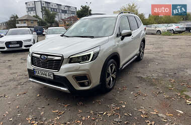 Внедорожник / Кроссовер Subaru Forester 2019 в Киеве