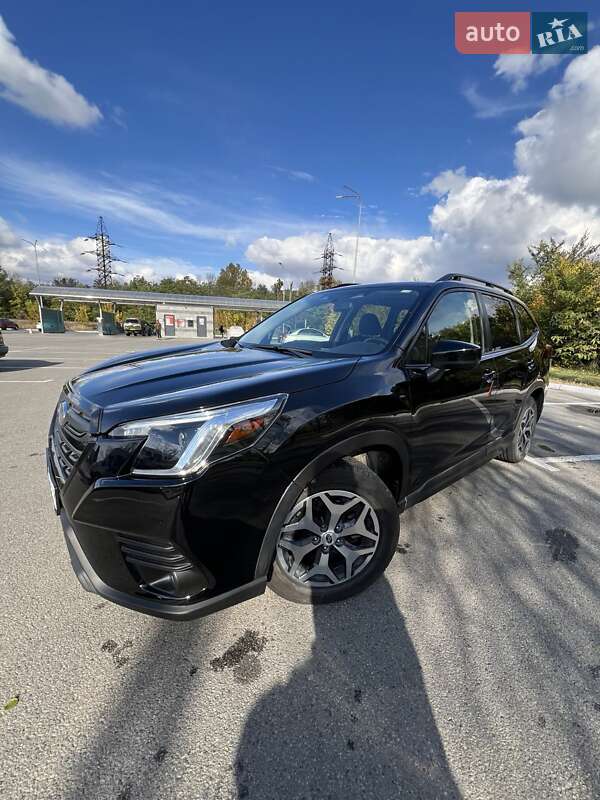Внедорожник / Кроссовер Subaru Forester 2023 в 