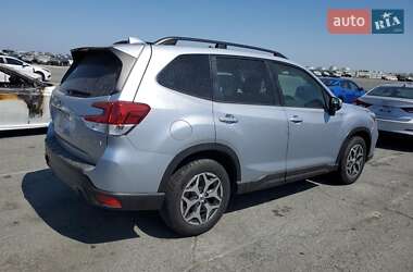 Внедорожник / Кроссовер Subaru Forester 2021 в 