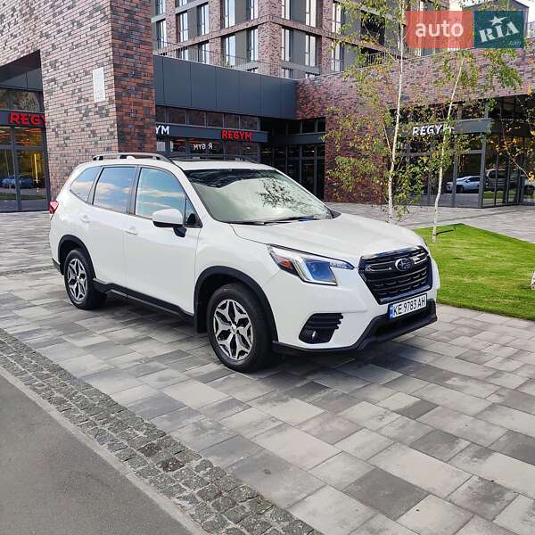 Внедорожник / Кроссовер Subaru Forester 2022 в Днепре