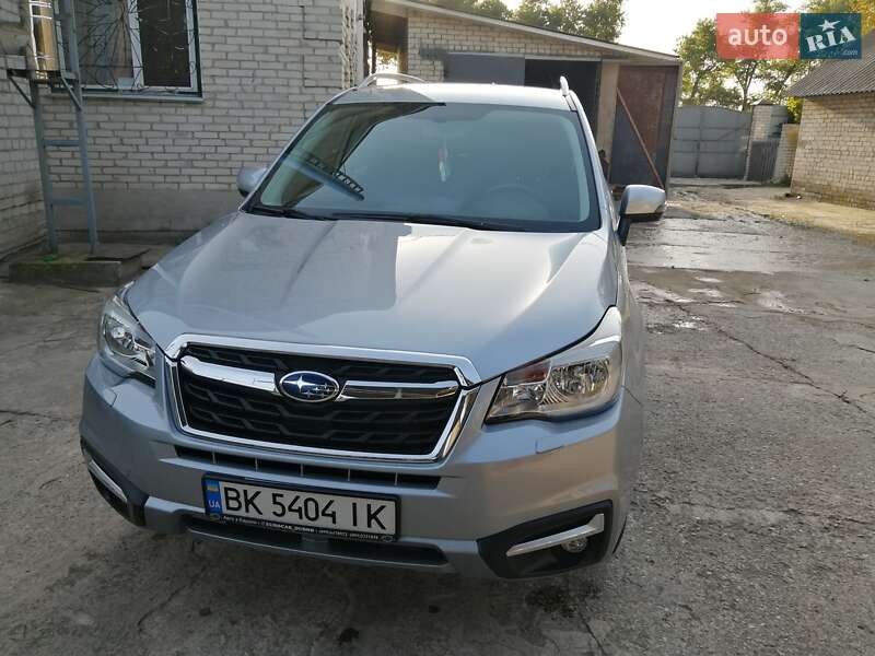Внедорожник / Кроссовер Subaru Forester 2017 в Шостке
