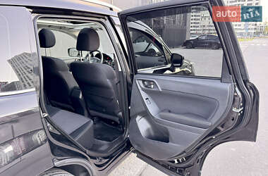 Внедорожник / Кроссовер Subaru Forester 2015 в 