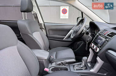 Внедорожник / Кроссовер Subaru Forester 2015 в 