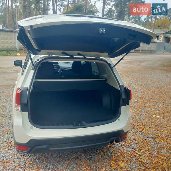 Позашляховик / Кросовер Subaru Forester 2018 в Києві