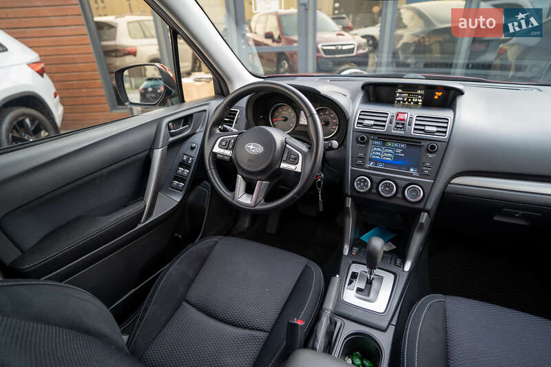 Позашляховик / Кросовер Subaru Forester 2017 в Києві