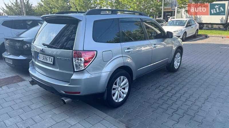 Внедорожник / Кроссовер Subaru Forester 2011 в Киеве