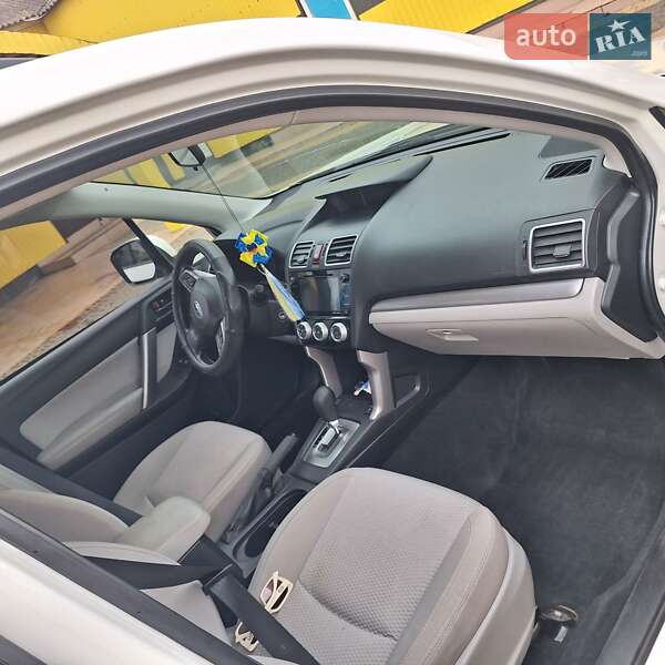 Внедорожник / Кроссовер Subaru Forester 2015 в Гайвороне